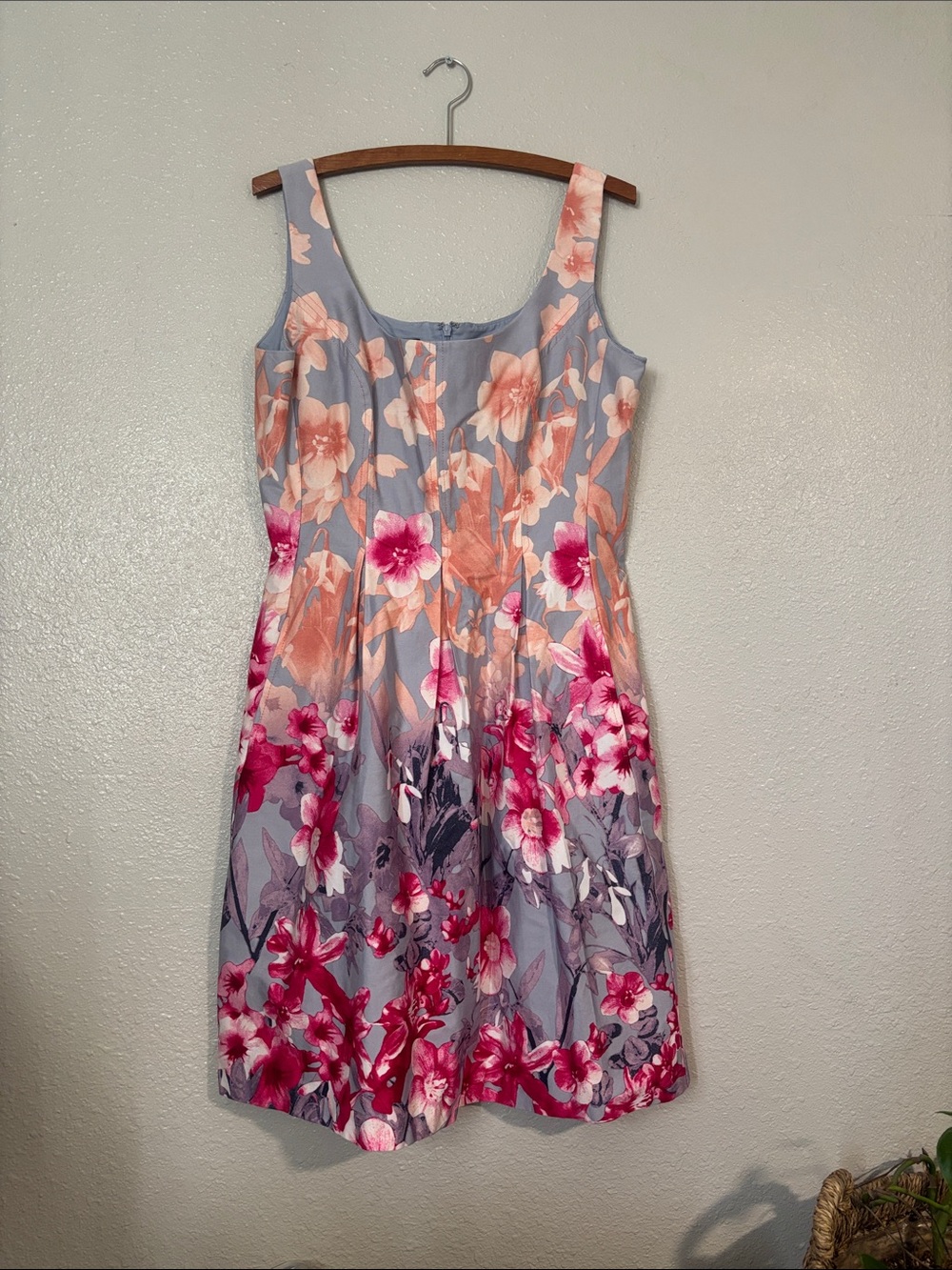 Size 10 Nine West Floral Dress with pockets!